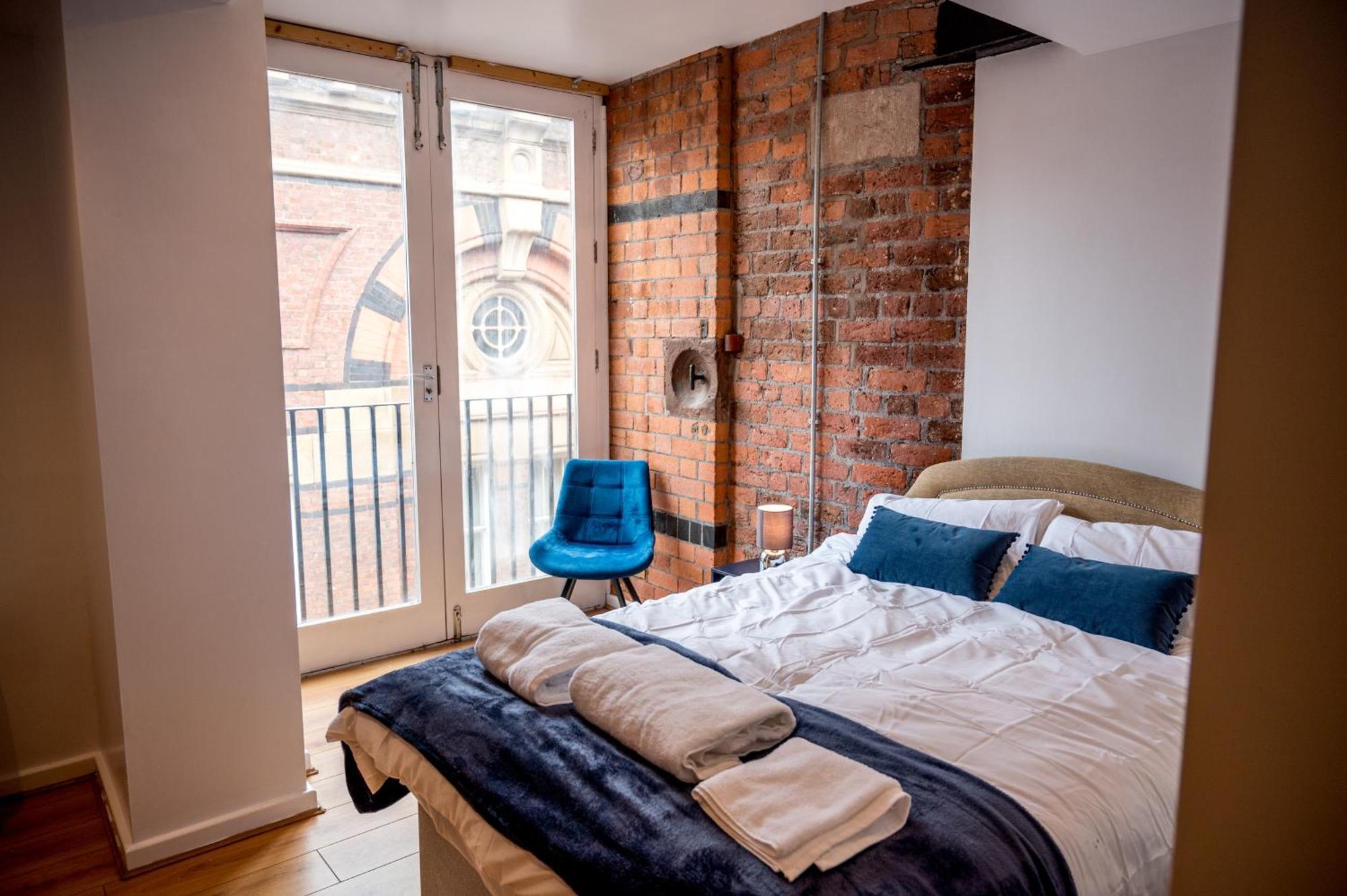 Cavern Quarters, Beautiful Two Bedroom City Centre Apartment By Garudy Serviced Apartments And Short Lets - Perfect For Longer Stays Liverpool Buitenkant foto