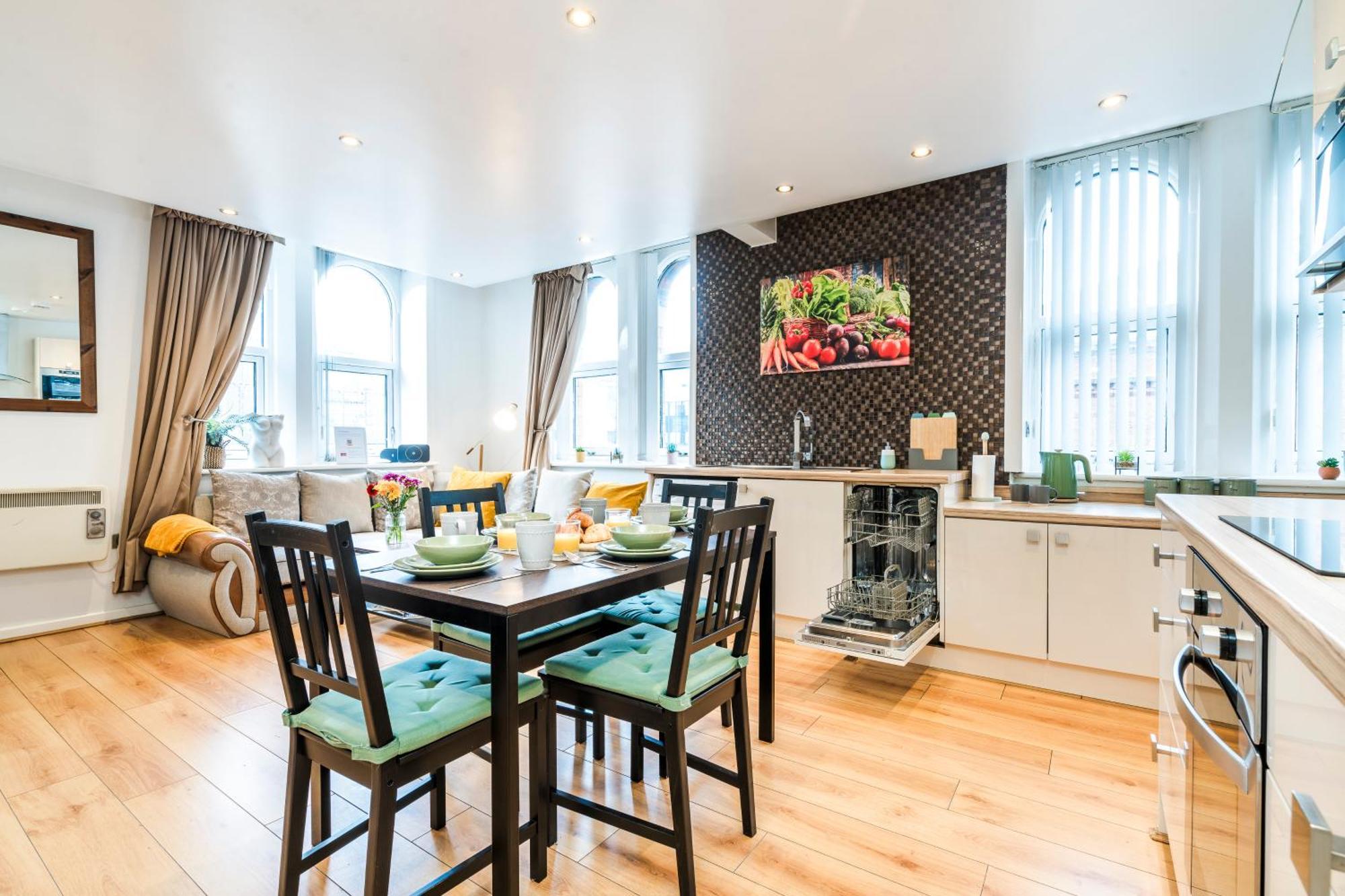 Cavern Quarters, Beautiful Two Bedroom City Centre Apartment By Garudy Serviced Apartments And Short Lets - Perfect For Longer Stays Liverpool Buitenkant foto