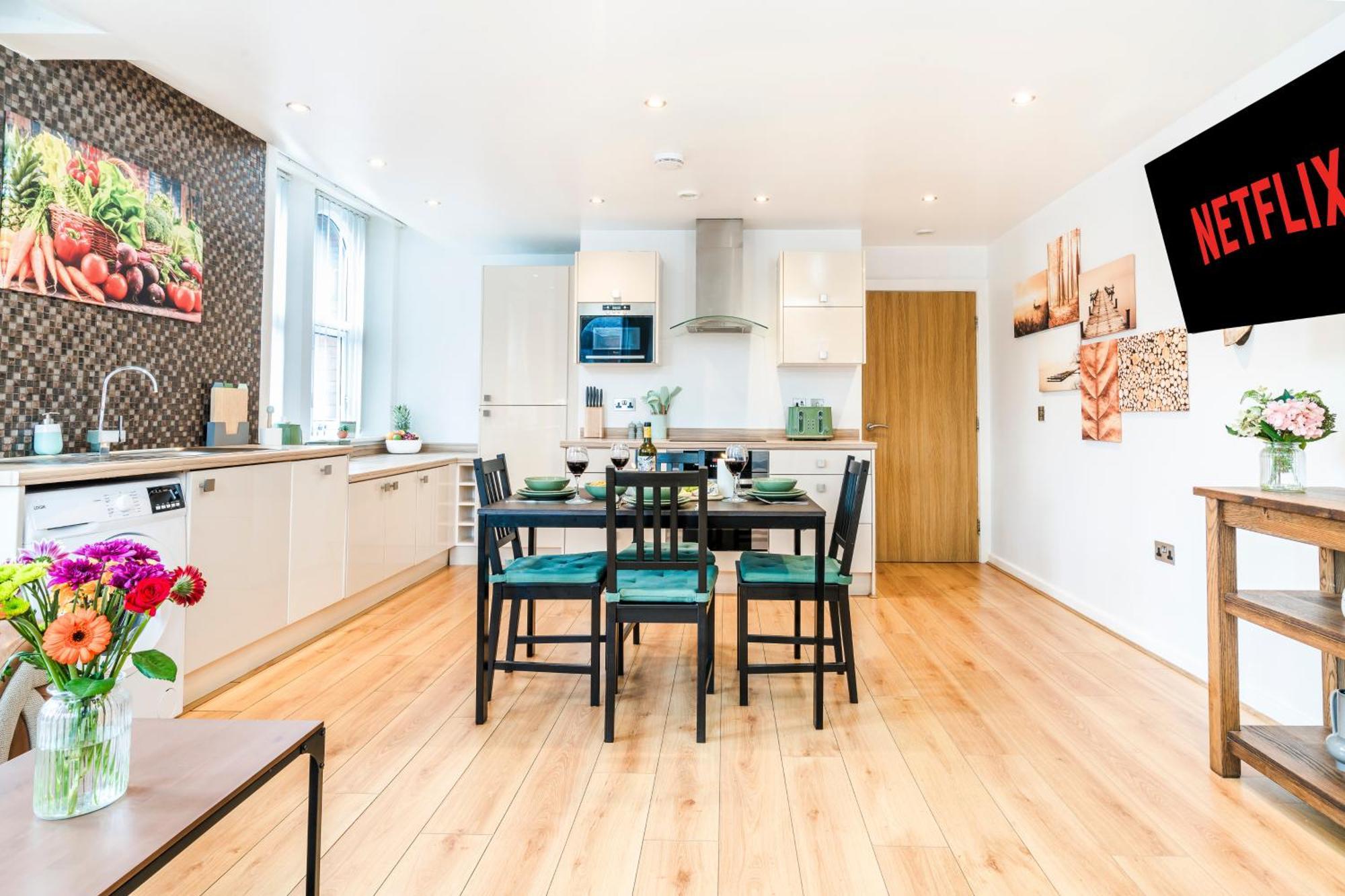 Cavern Quarters, Beautiful Two Bedroom City Centre Apartment By Garudy Serviced Apartments And Short Lets - Perfect For Longer Stays Liverpool Buitenkant foto