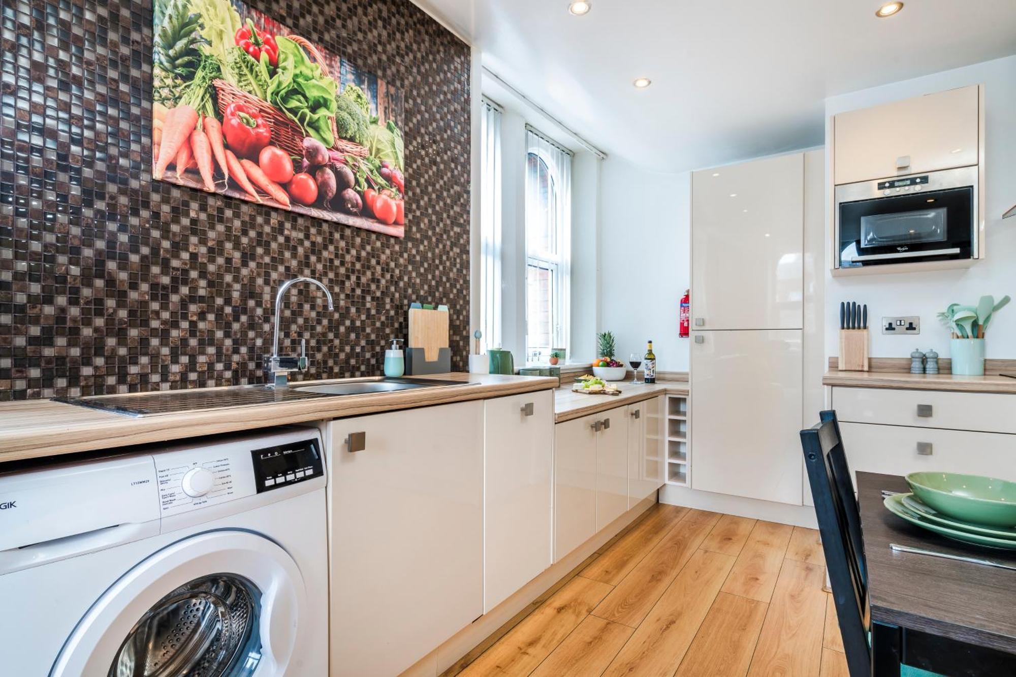 Cavern Quarters, Beautiful Two Bedroom City Centre Apartment By Garudy Serviced Apartments And Short Lets - Perfect For Longer Stays Liverpool Buitenkant foto