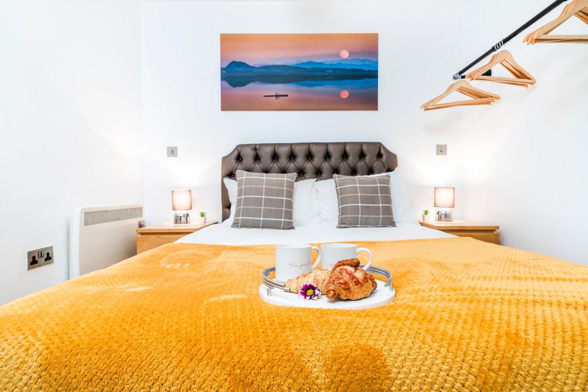 Cavern Quarters, Beautiful Two Bedroom City Centre Apartment By Garudy Serviced Apartments And Short Lets - Perfect For Longer Stays Liverpool Buitenkant foto