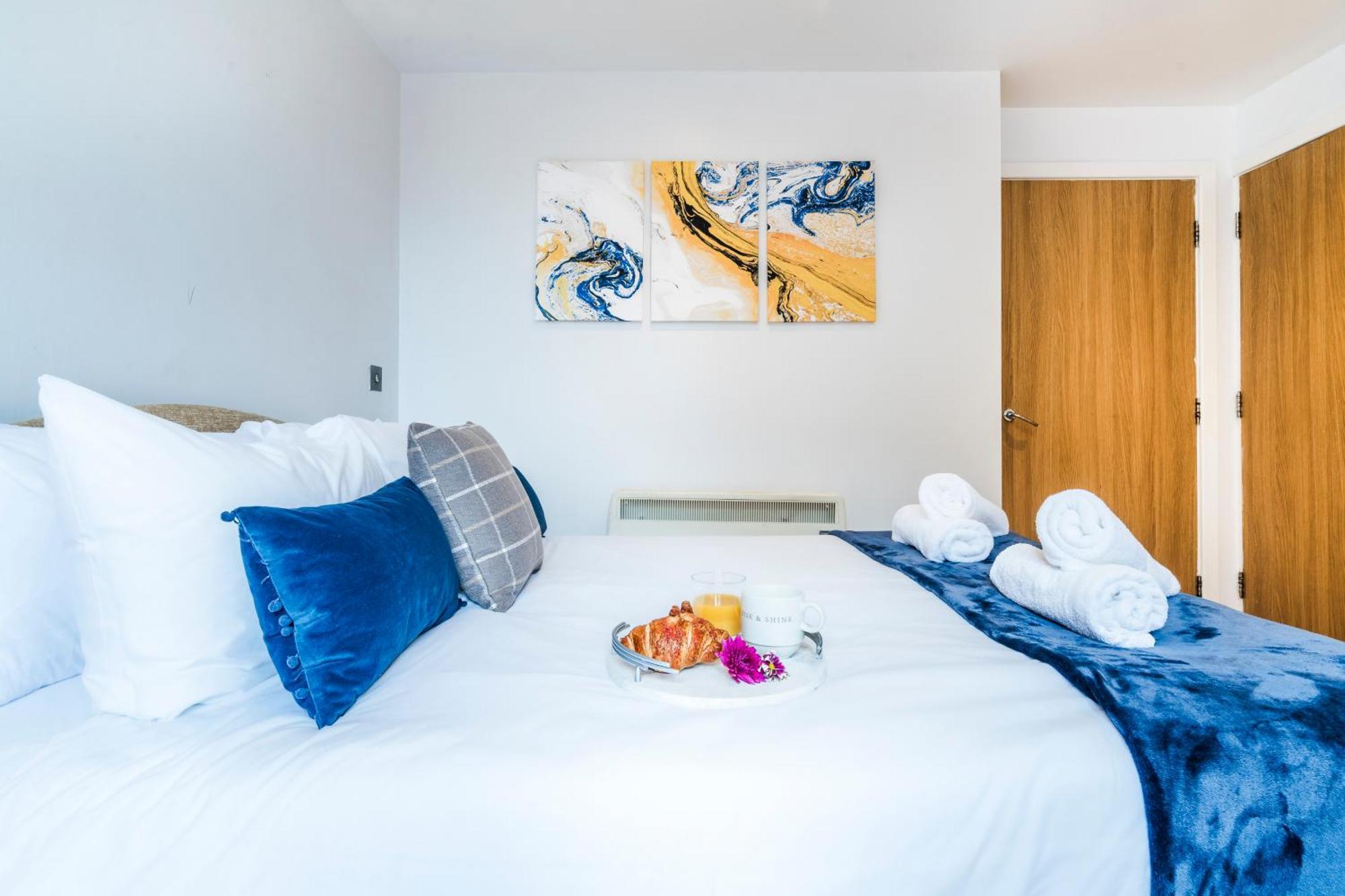 Cavern Quarters, Beautiful Two Bedroom City Centre Apartment By Garudy Serviced Apartments And Short Lets - Perfect For Longer Stays Liverpool Buitenkant foto