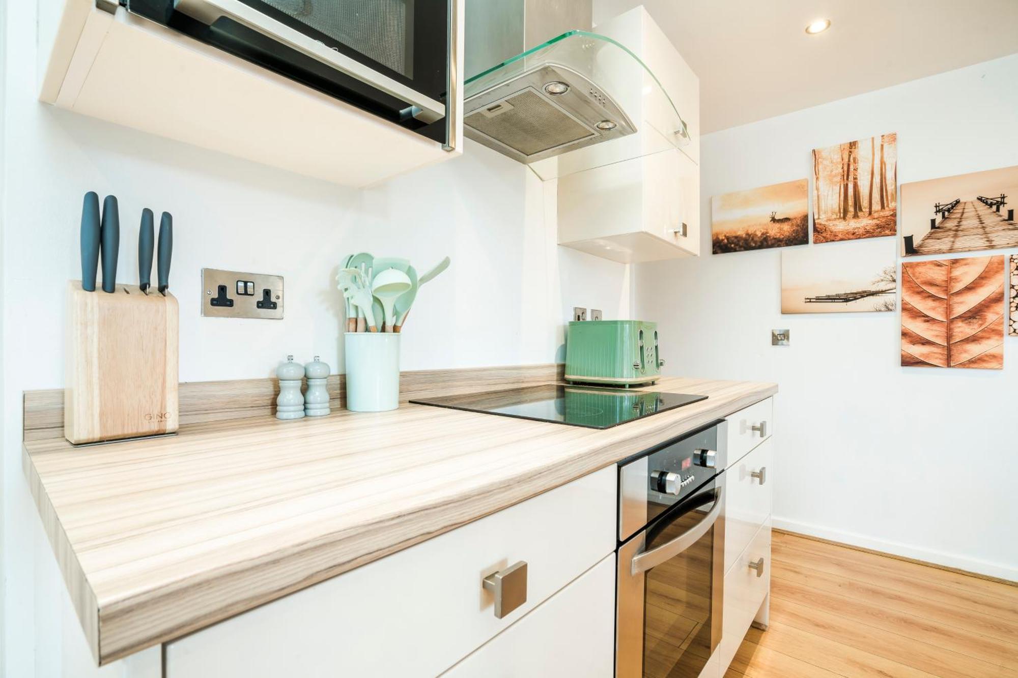 Cavern Quarters, Beautiful Two Bedroom City Centre Apartment By Garudy Serviced Apartments And Short Lets - Perfect For Longer Stays Liverpool Buitenkant foto