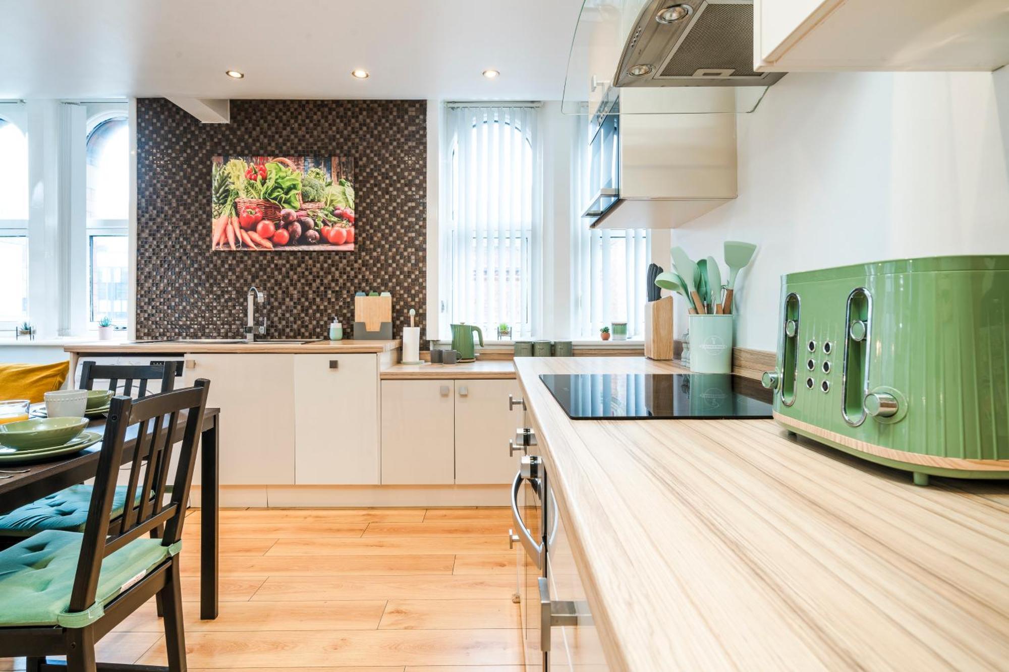Cavern Quarters, Beautiful Two Bedroom City Centre Apartment By Garudy Serviced Apartments And Short Lets - Perfect For Longer Stays Liverpool Buitenkant foto