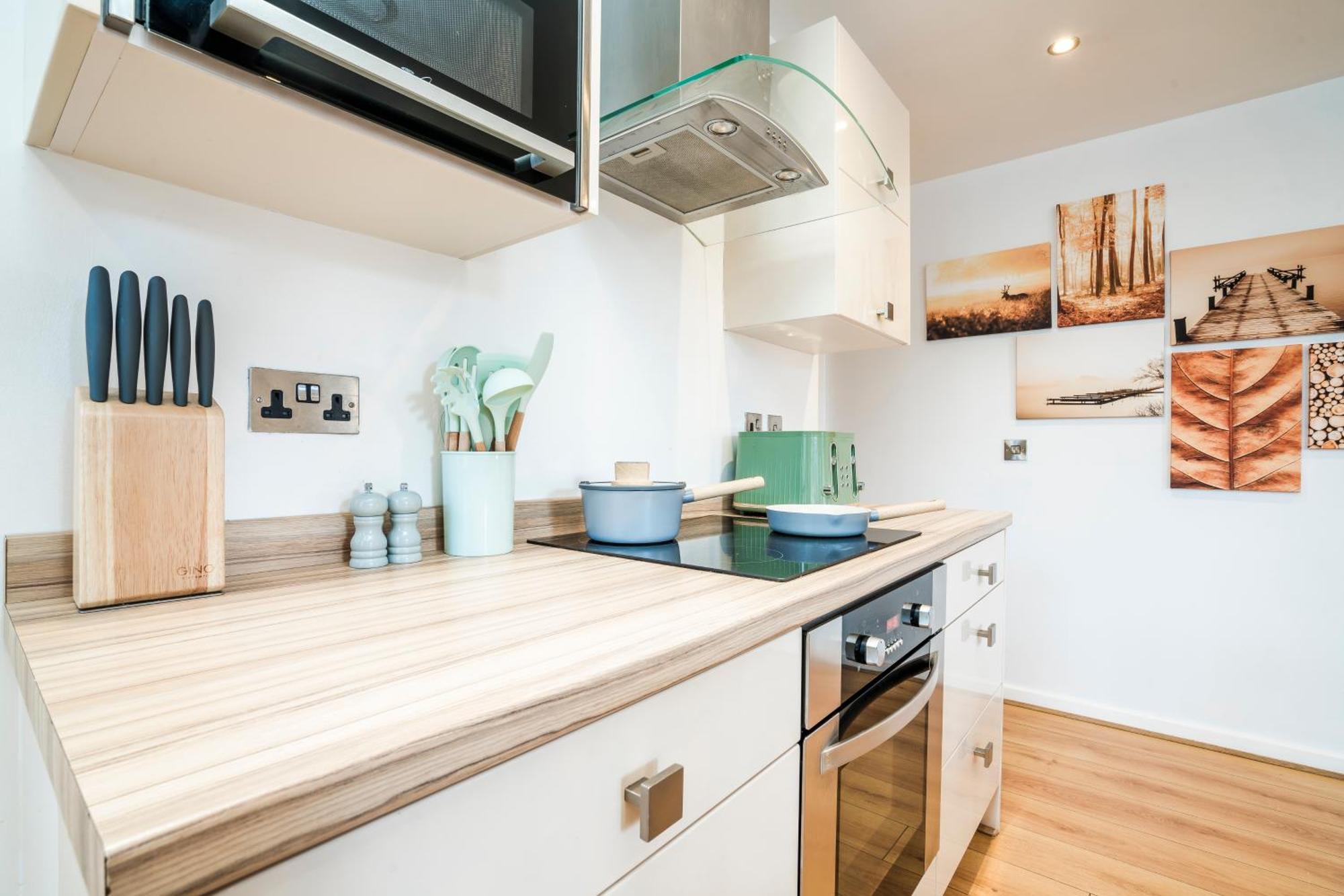 Cavern Quarters, Beautiful Two Bedroom City Centre Apartment By Garudy Serviced Apartments And Short Lets - Perfect For Longer Stays Liverpool Buitenkant foto