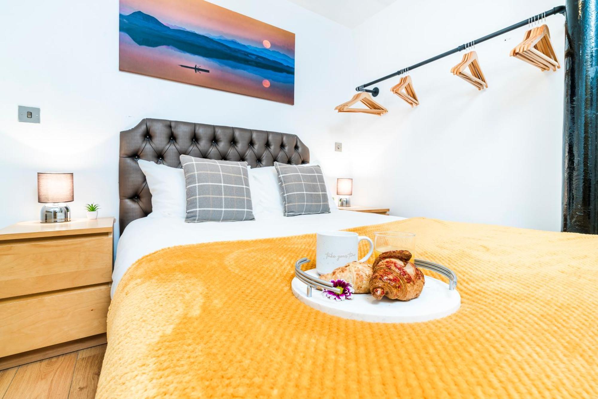 Cavern Quarters, Beautiful Two Bedroom City Centre Apartment By Garudy Serviced Apartments And Short Lets - Perfect For Longer Stays Liverpool Buitenkant foto