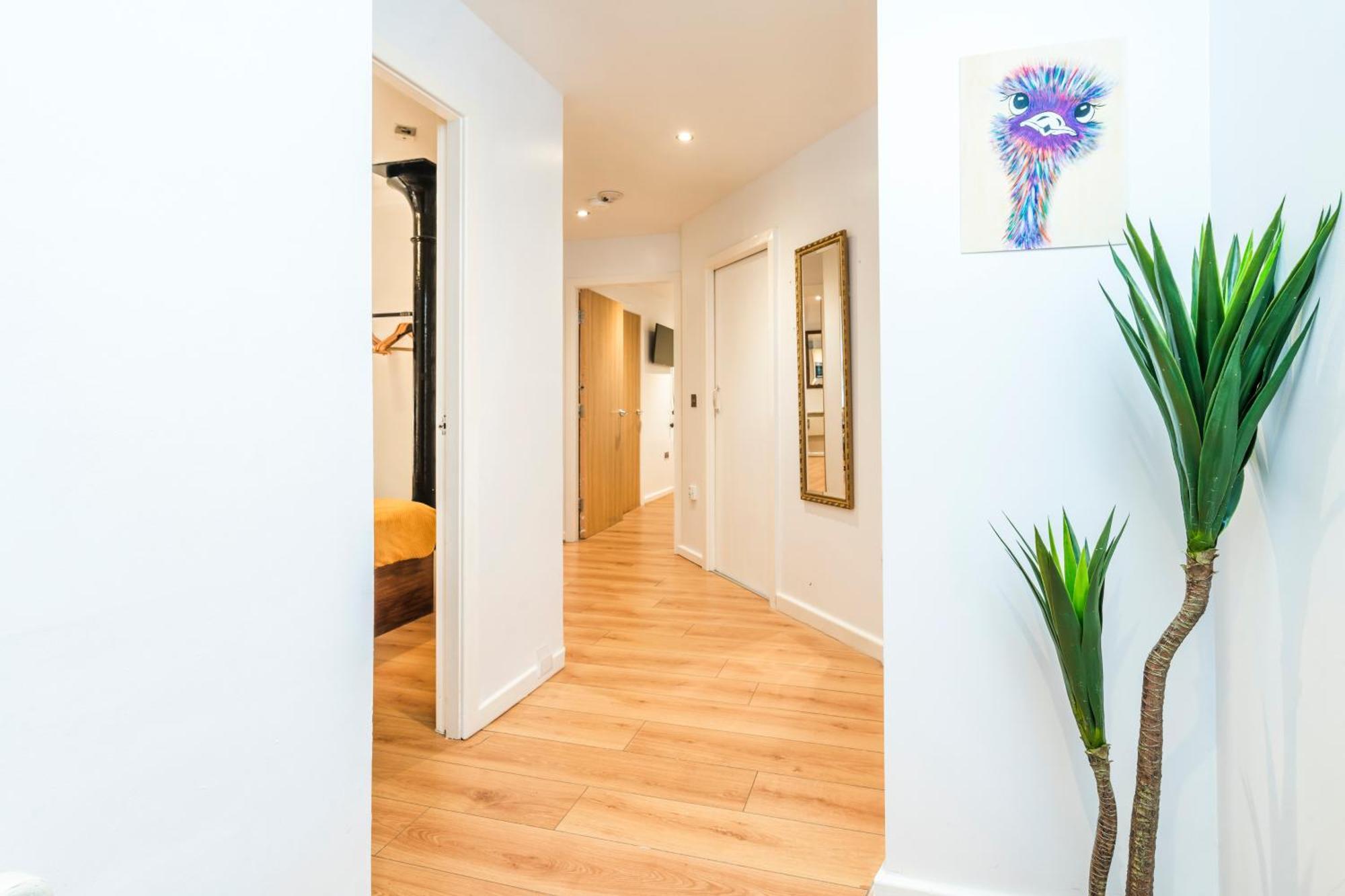 Cavern Quarters, Beautiful Two Bedroom City Centre Apartment By Garudy Serviced Apartments And Short Lets - Perfect For Longer Stays Liverpool Buitenkant foto
