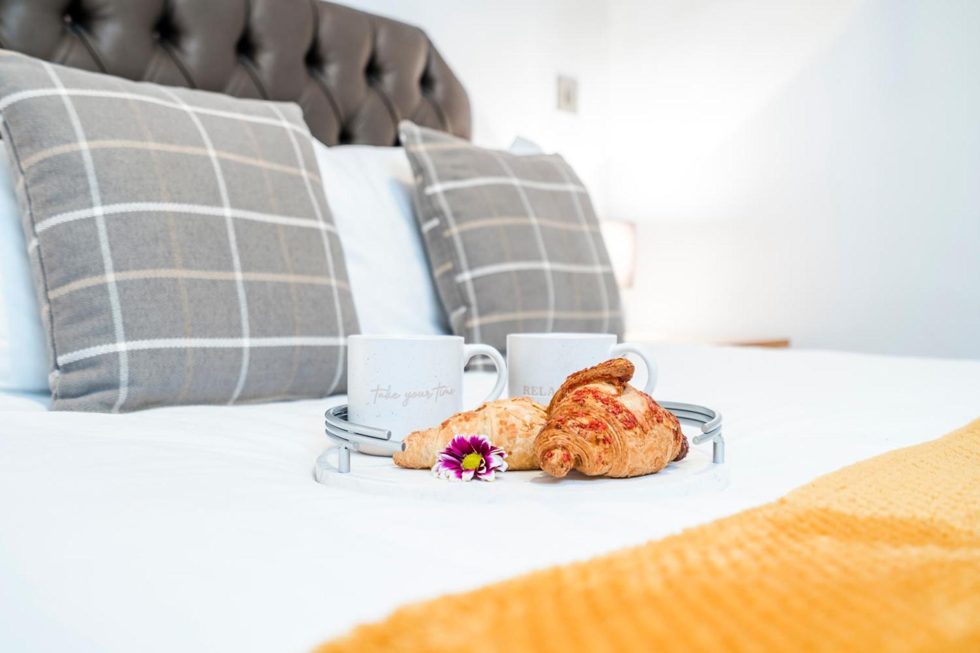 Cavern Quarters, Beautiful Two Bedroom City Centre Apartment By Garudy Serviced Apartments And Short Lets - Perfect For Longer Stays Liverpool Buitenkant foto